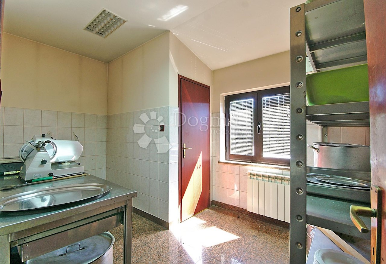 Commerciale In vendita - PRIMORSKO-GORANSKA  VIŠKOVO 