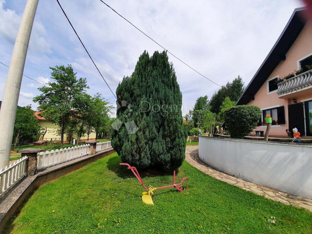 Haus Zu verkaufen - LIČKO-SENJSKA  OTOČAC 