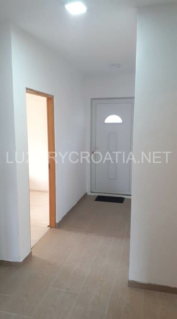 Casa In vendita - SPLITSKO-DALMATINSKA  ŠOLTA 