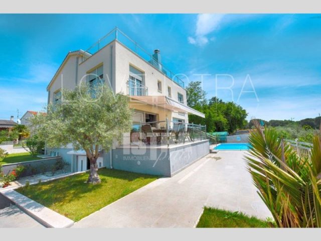 Haus zu vermieten 270 m² – Poreč