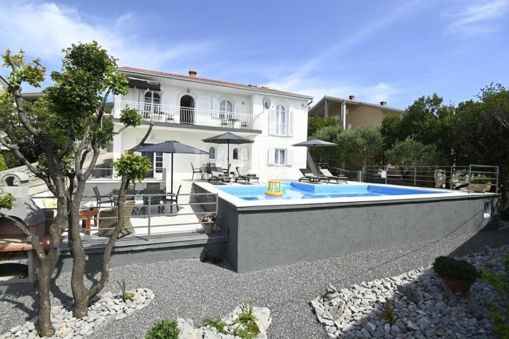 Kuća na prodaju 230 m² – Klenovica