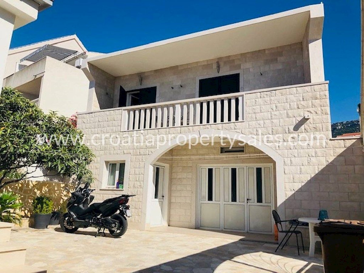 House For sale - SPLITSKO-DALMATINSKA  BRAČ 