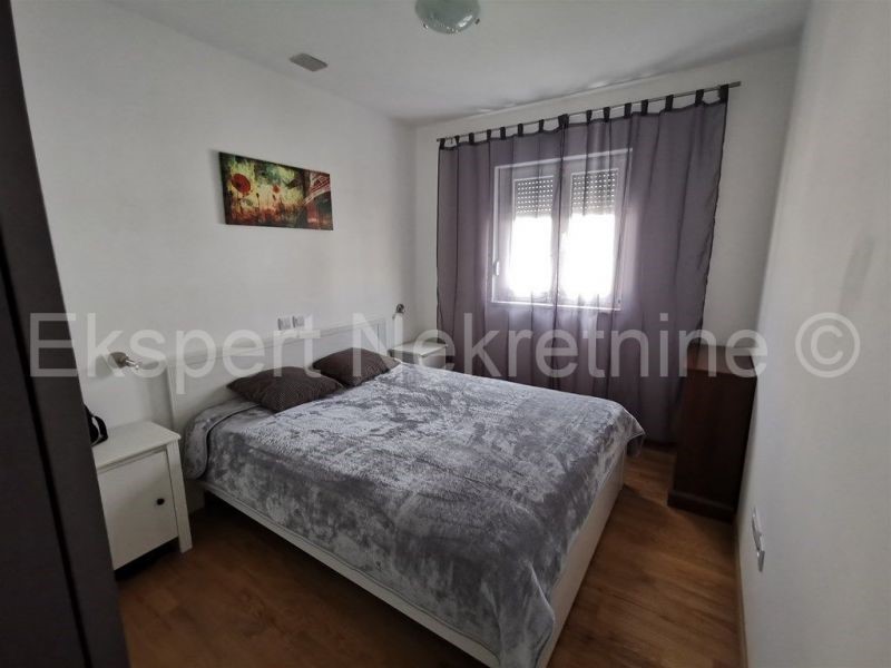 Apartment Zu verkaufen - SPLITSKO-DALMATINSKA  PODSTRANA 