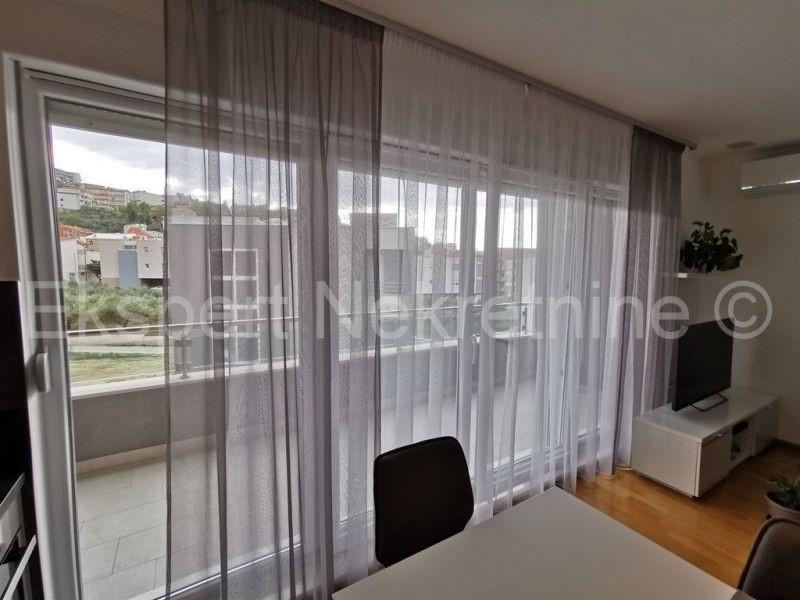 Apartment Zu verkaufen - SPLITSKO-DALMATINSKA  PODSTRANA 