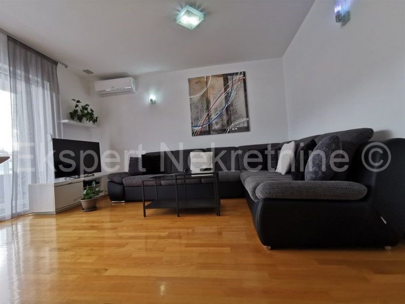 Apartment Zu verkaufen - SPLITSKO-DALMATINSKA  PODSTRANA 