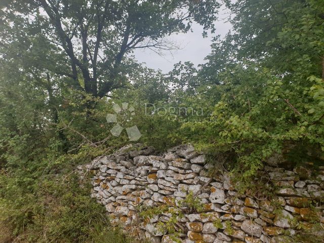 Land for sale 648 m² – Šišan