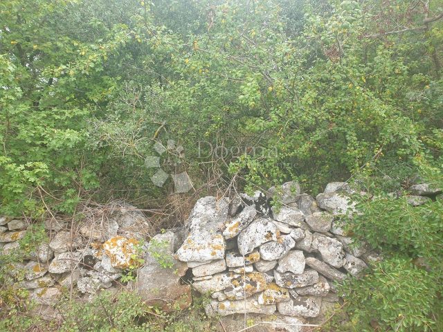 Land for sale 648 m² – Šišan