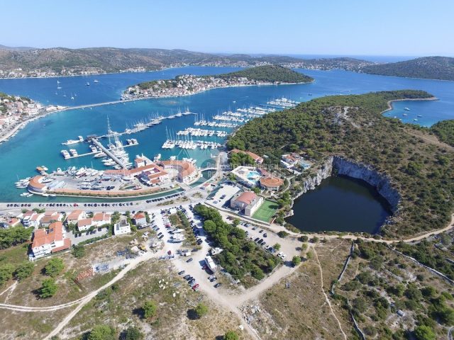 Parcela na predaj 700 m² – Rogoznica