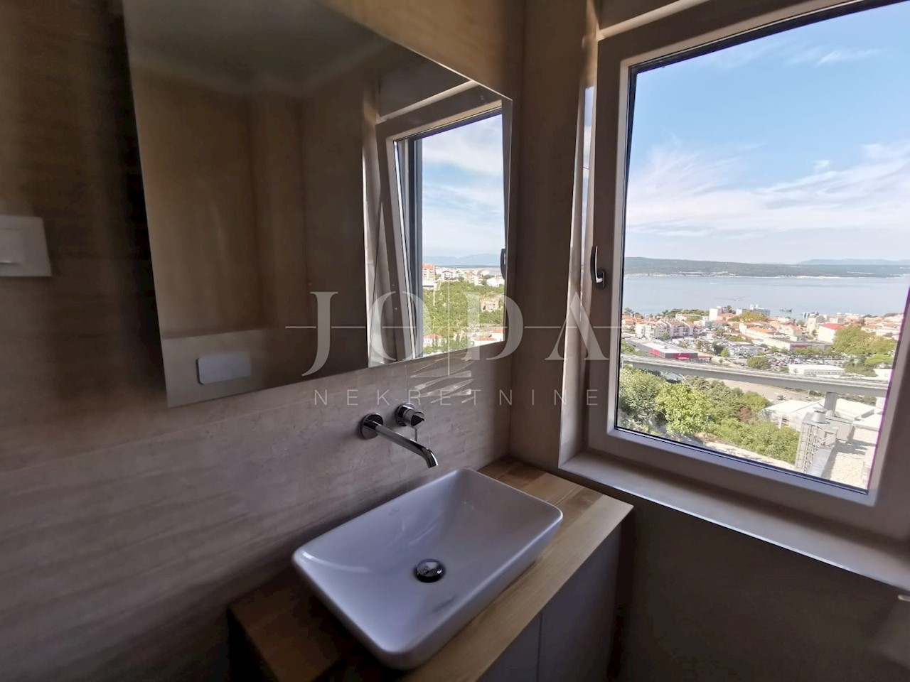 Apartmán Na predaj - PRIMORSKO-GORANSKA  CRIKVENICA 
