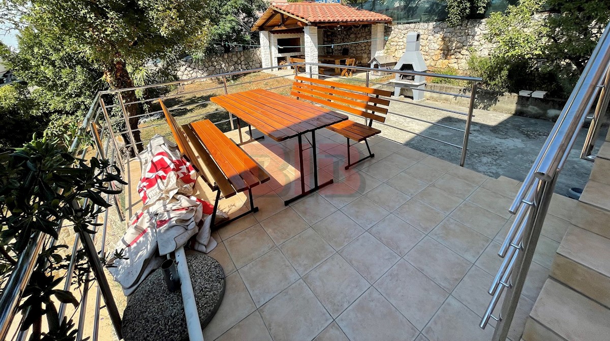 Dom Na predaj - PRIMORSKO-GORANSKA  CRIKVENICA 