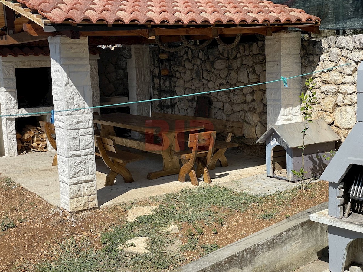Dom Na predaj - PRIMORSKO-GORANSKA  CRIKVENICA 