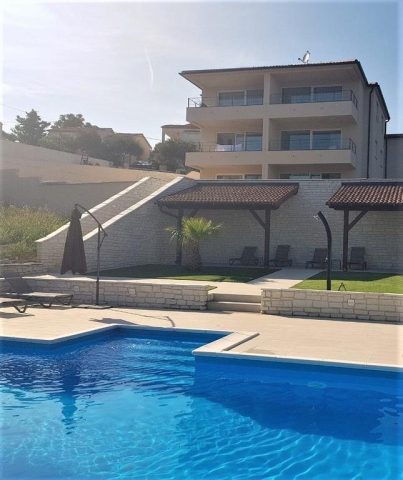 Hiša na predaj 400 m² – Rab
