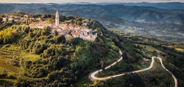 Land for sale 11000 m² – Pićan