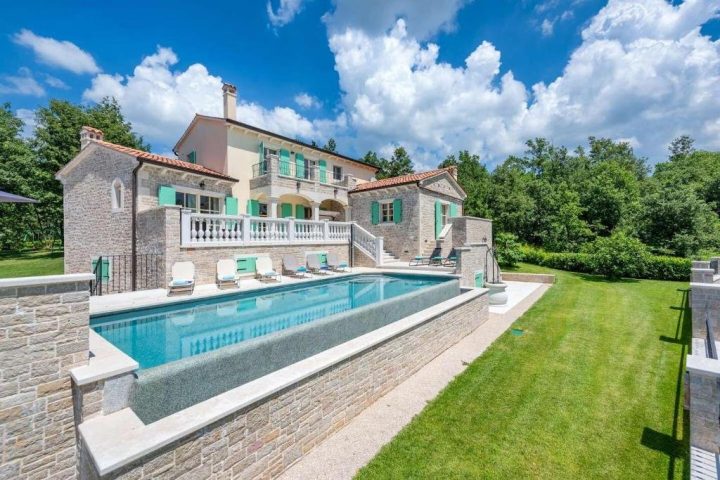 Maison à vendre 310 m² – Pazin