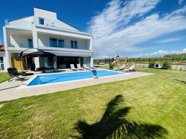 Dom na predaj 280 m² – Poreč