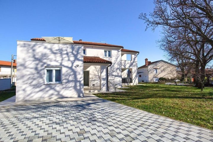 Haus zu verkaufen 390 m² – Ližnjan
