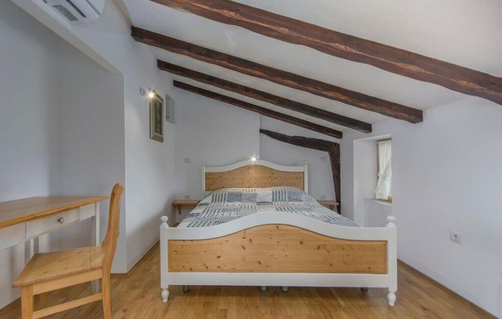 Maison À louer - ISTARSKA KAROJBA
