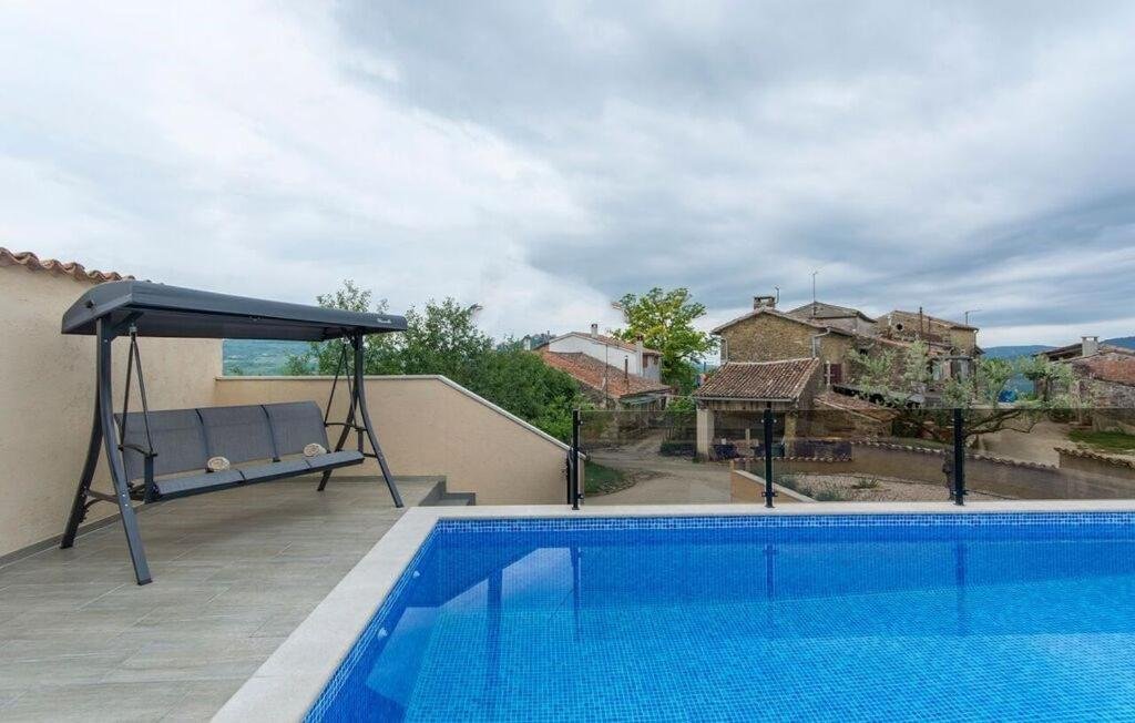 Maison À louer - ISTARSKA KAROJBA