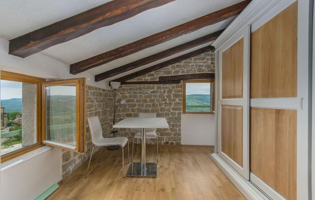 Maison À louer - ISTARSKA KAROJBA