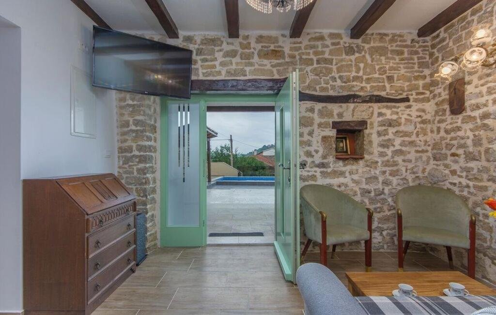 Maison À louer - ISTARSKA KAROJBA