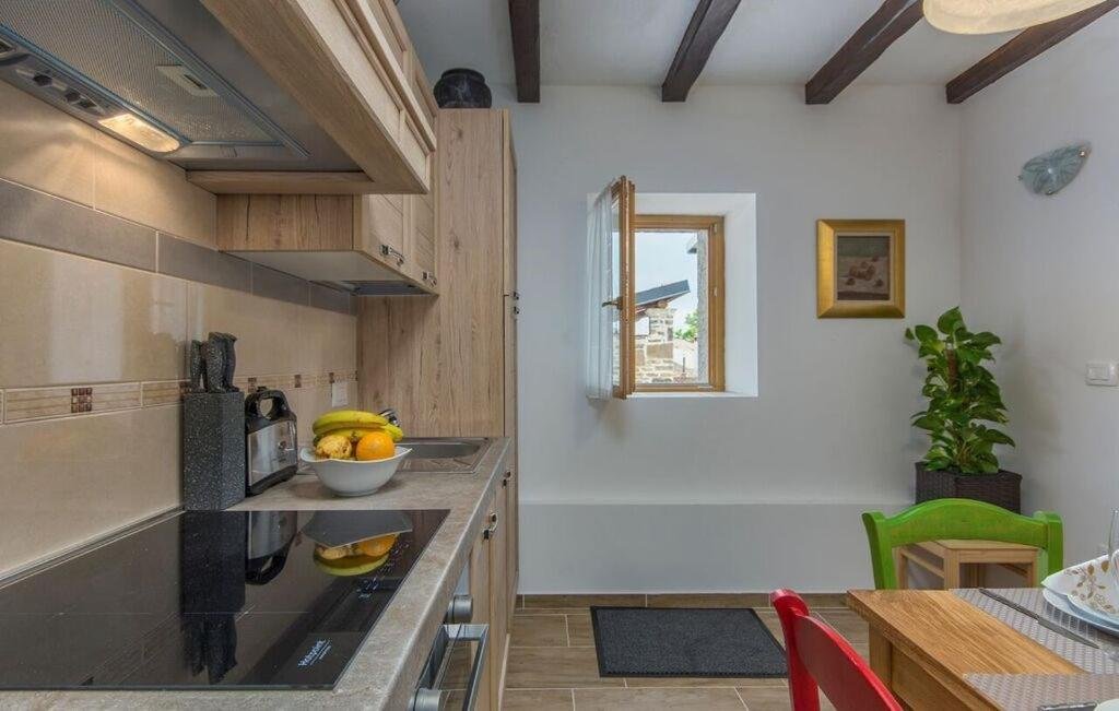 Maison À louer - ISTARSKA KAROJBA