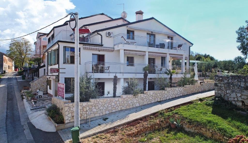 Kuća Za najam - Istarska Cerovlje - foto 1/4