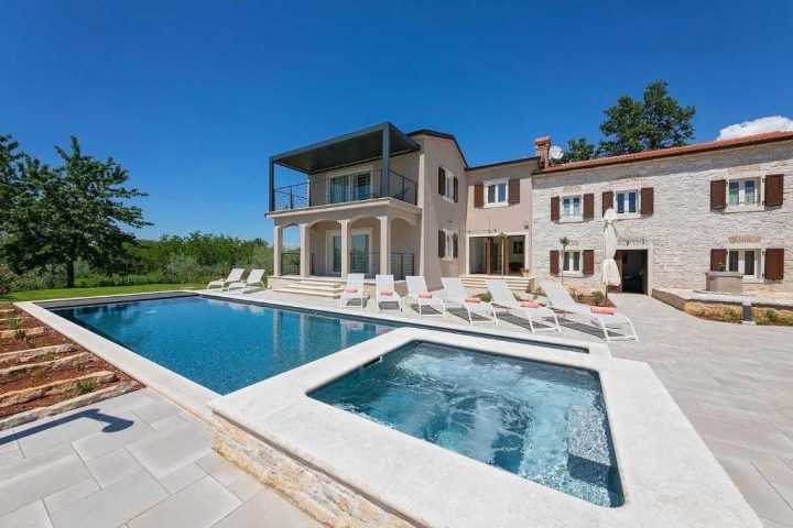 Dom na predaj 450 m² – Poreč
