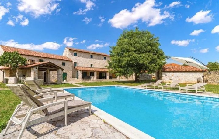 Kuća na prodaju 280 m² – Barban