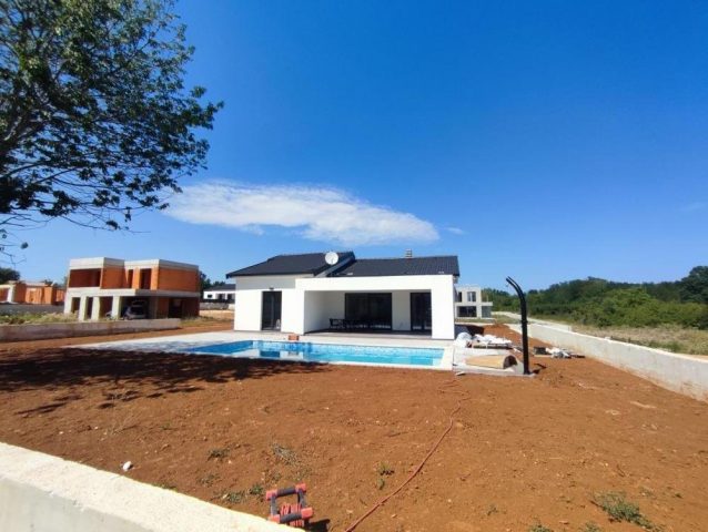 Haus Zu verkaufen - Istarska Labin - foto 3/3