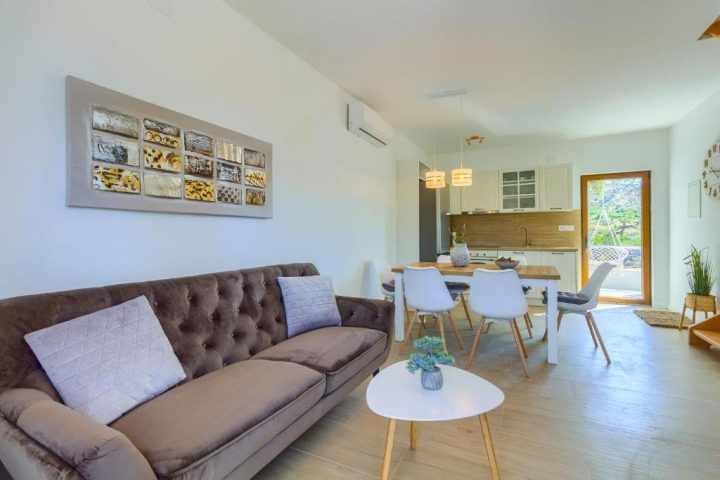 Casa In vendita - Splitsko-dalmatinska Milna - foto 5/21