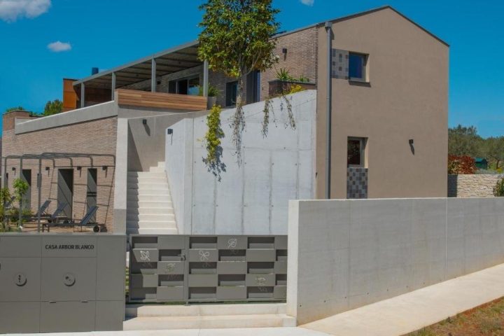 Haus zu verkaufen 300 m² – Pula