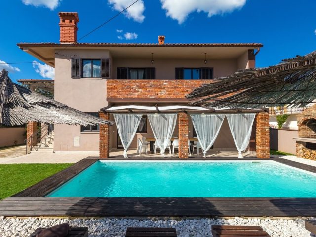 Kuća na prodaju 250 m² – Barban