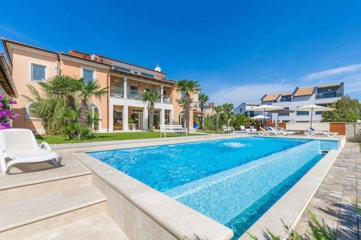 House for sale 550 m² – Medulin