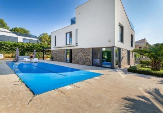 Kuća na prodaju 300 m² – Fažana