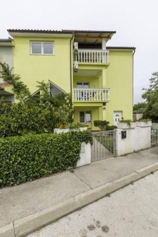 House for sale 735 m² – Pula