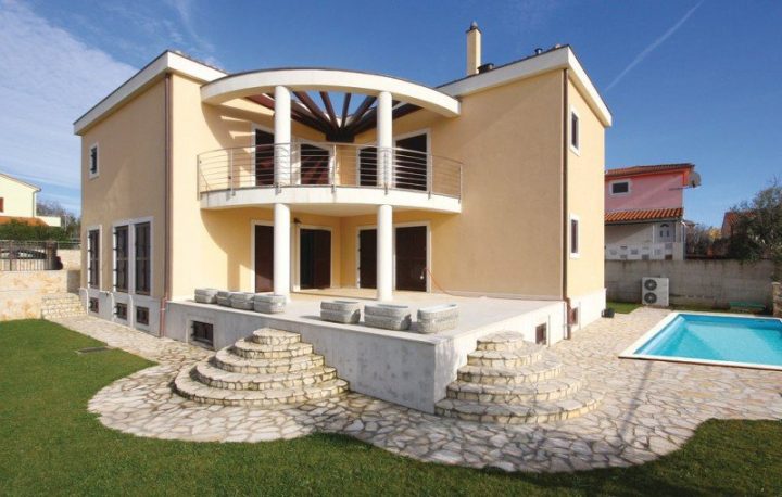 Kuća na prodaju 350 m² – Medulin