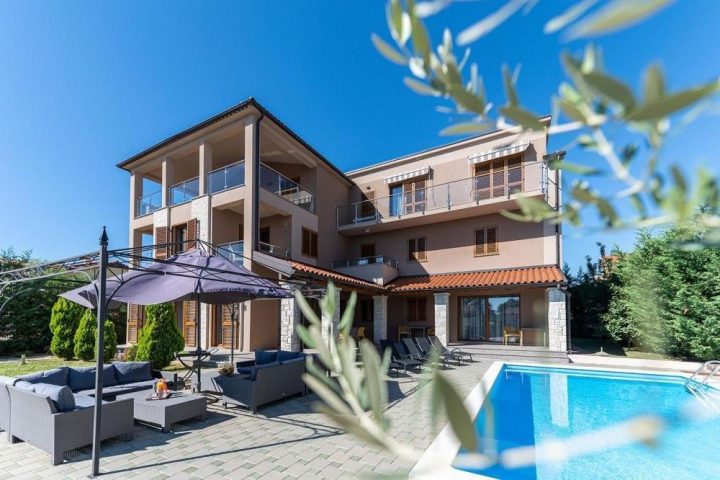 House for sale 650 m² – Medulin
