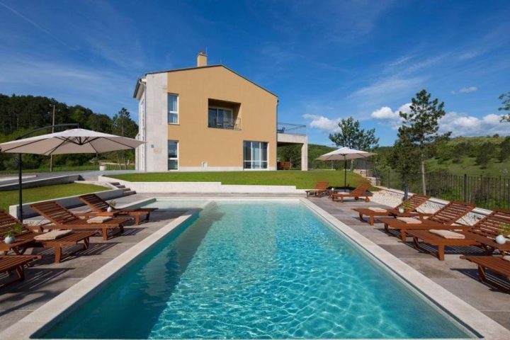 Hotel na prodej 31000 m² – Motovun