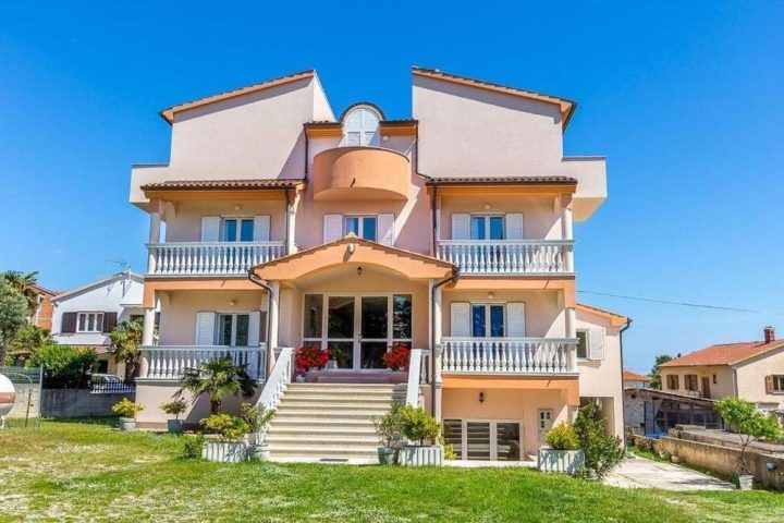 Hotel na prodej 1000 m² – Medulin