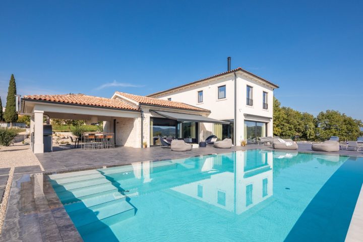 Kuća na prodaju 386 m² – Motovun