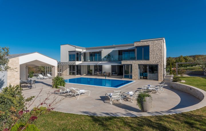 Kuća na prodaju 447 m² – Motovun