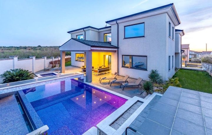 House for sale 380 m² – Medulin