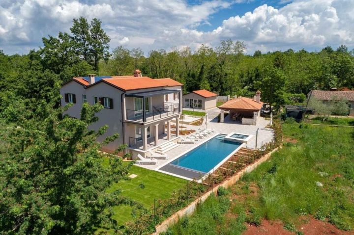 Haus zu verkaufen 450 m² – Kaštelir