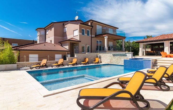 House for sale 590 m² – Ližnjan