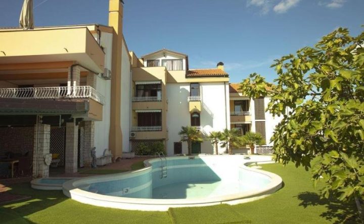 Flat for sale 1000 m² – Medulin
