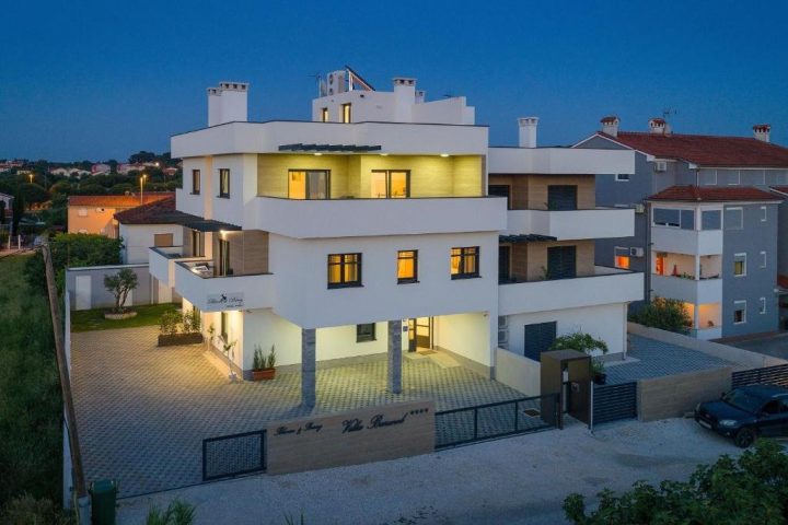 Dom na prenájom 453 m² – Pula