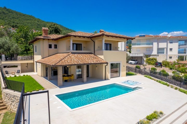 Kuća na prodaju 200 m² – Opatija