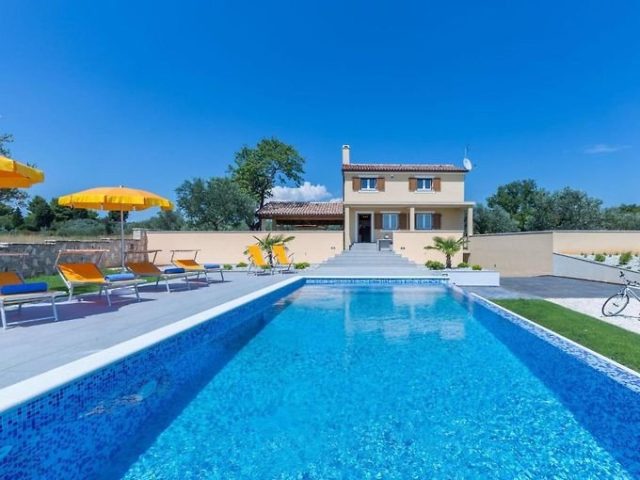 Dom na prenájom 180 m² – Fažana