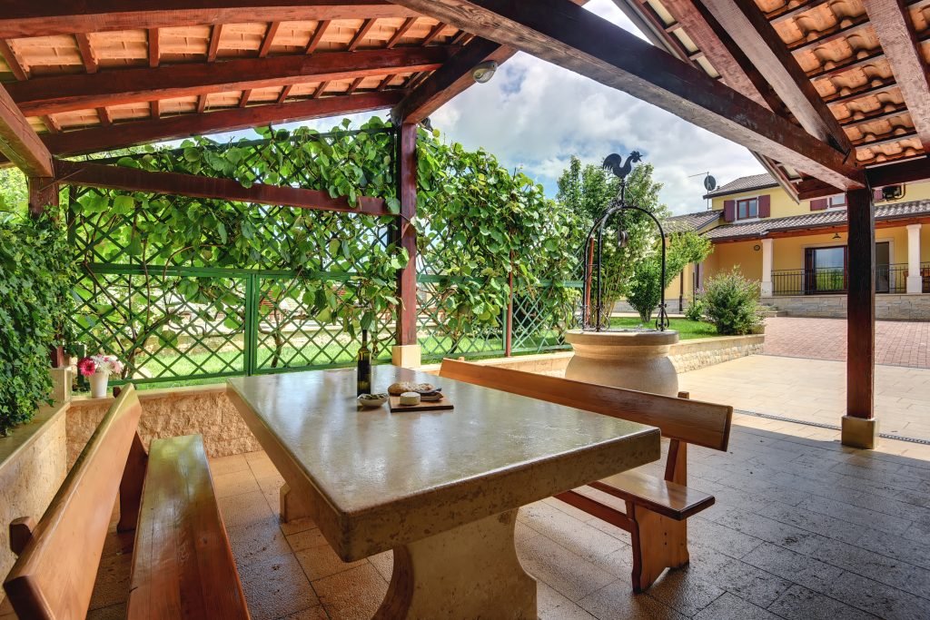 House For rent - ISTARSKA PAZIN - OKOLICA