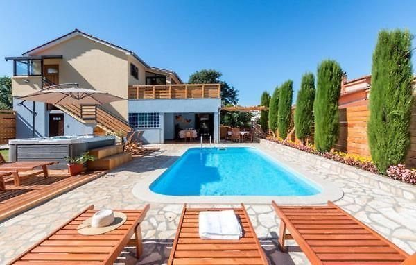 Haus zu verkaufen 320 m² – Loborika